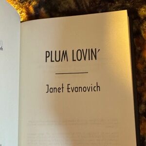 Plum Lovin' by Janet Evanovich Book
